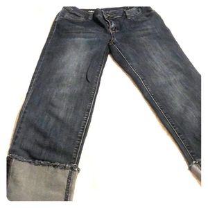 Super cute rolled cuff denim capris